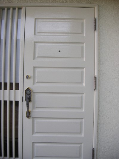 塗装後の綺麗になった玄関ドア