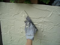 しっくい風かべ塗料をコテで塗る